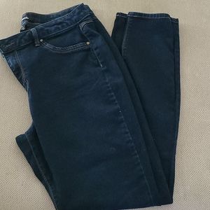 Dark wash skinny jeans
